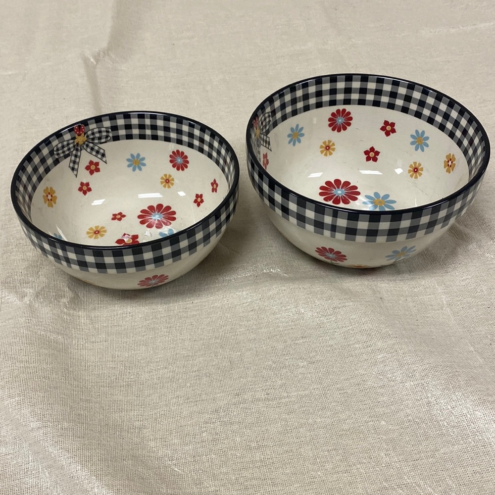 2 Nesting Bowls by Temptation Presentable Oven Wear